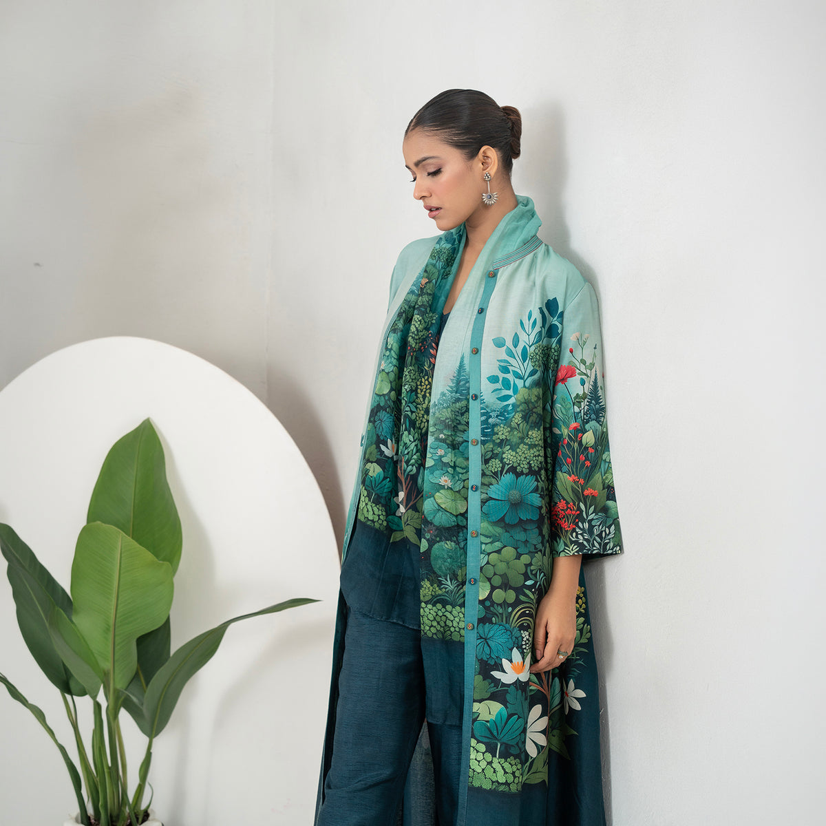 Blue Fades Gently From Mint To Midnight Thin Chanderi Hand-Painted Garden Printed Stole (1 PC)