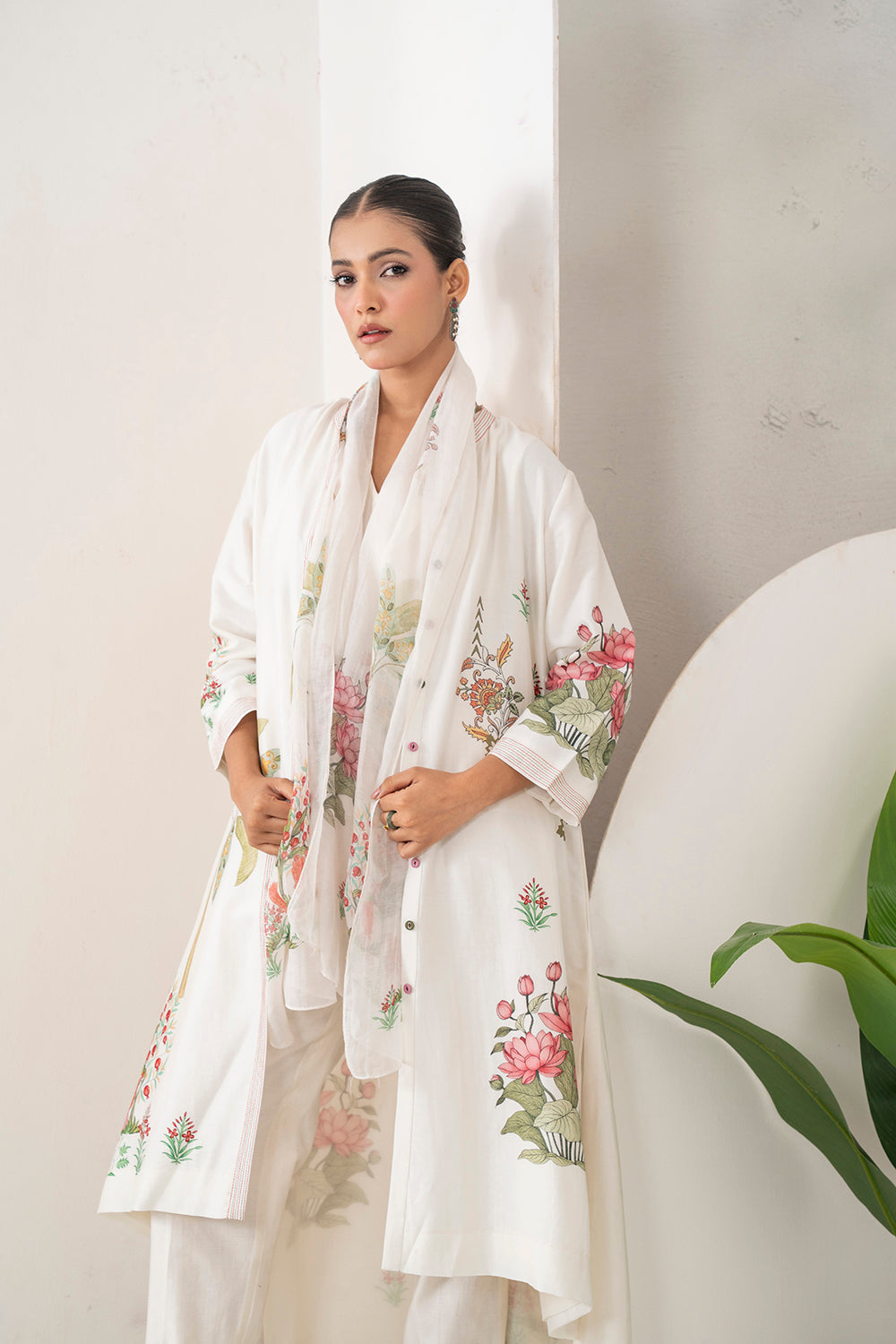 Ivory Thin Chanderi Miniature-Style Garden Printed Stole (1 PC)