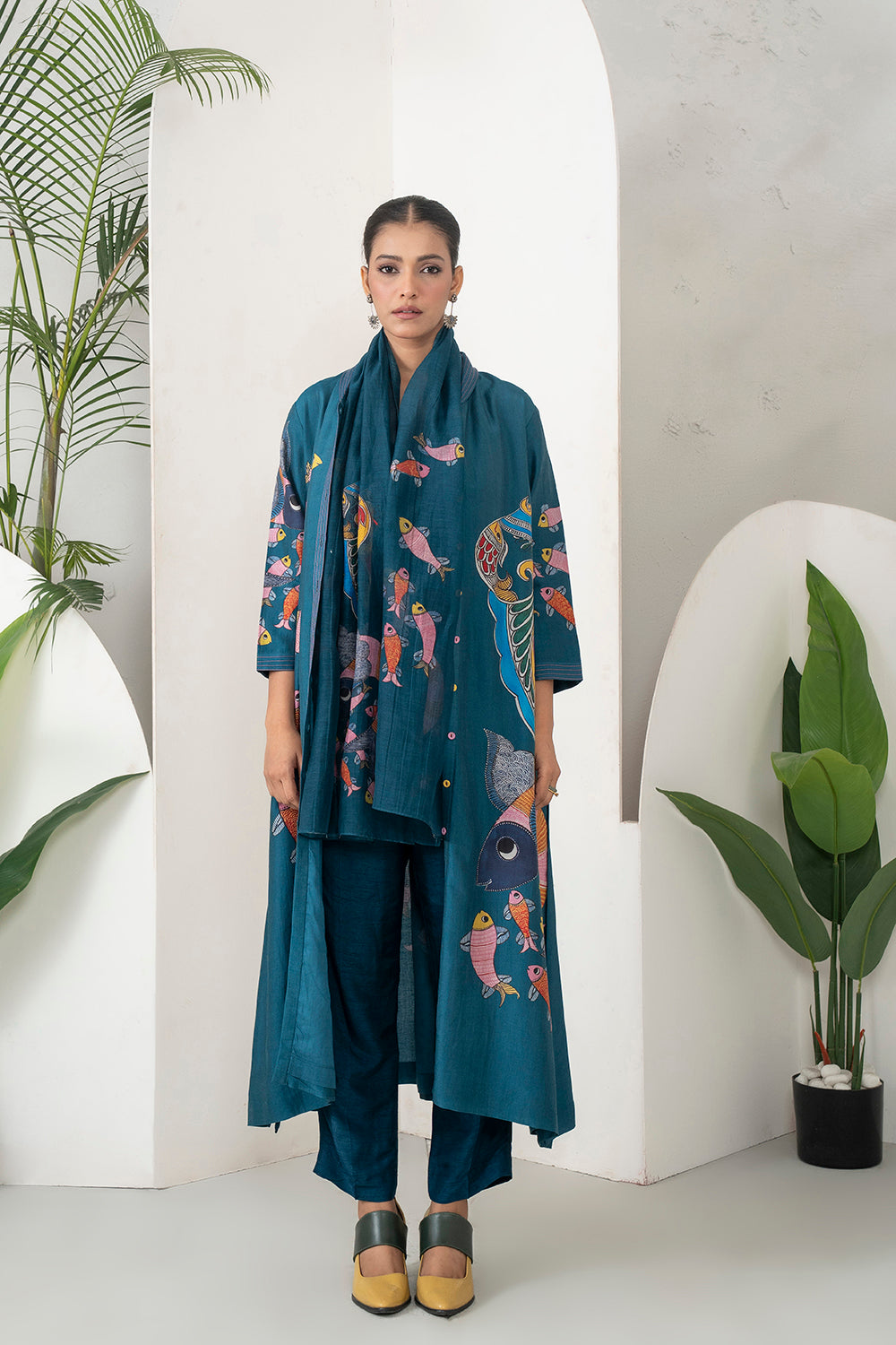 Indigo Thin Chanderi Playful Aquatic Motif Printed Stole (1 PC)