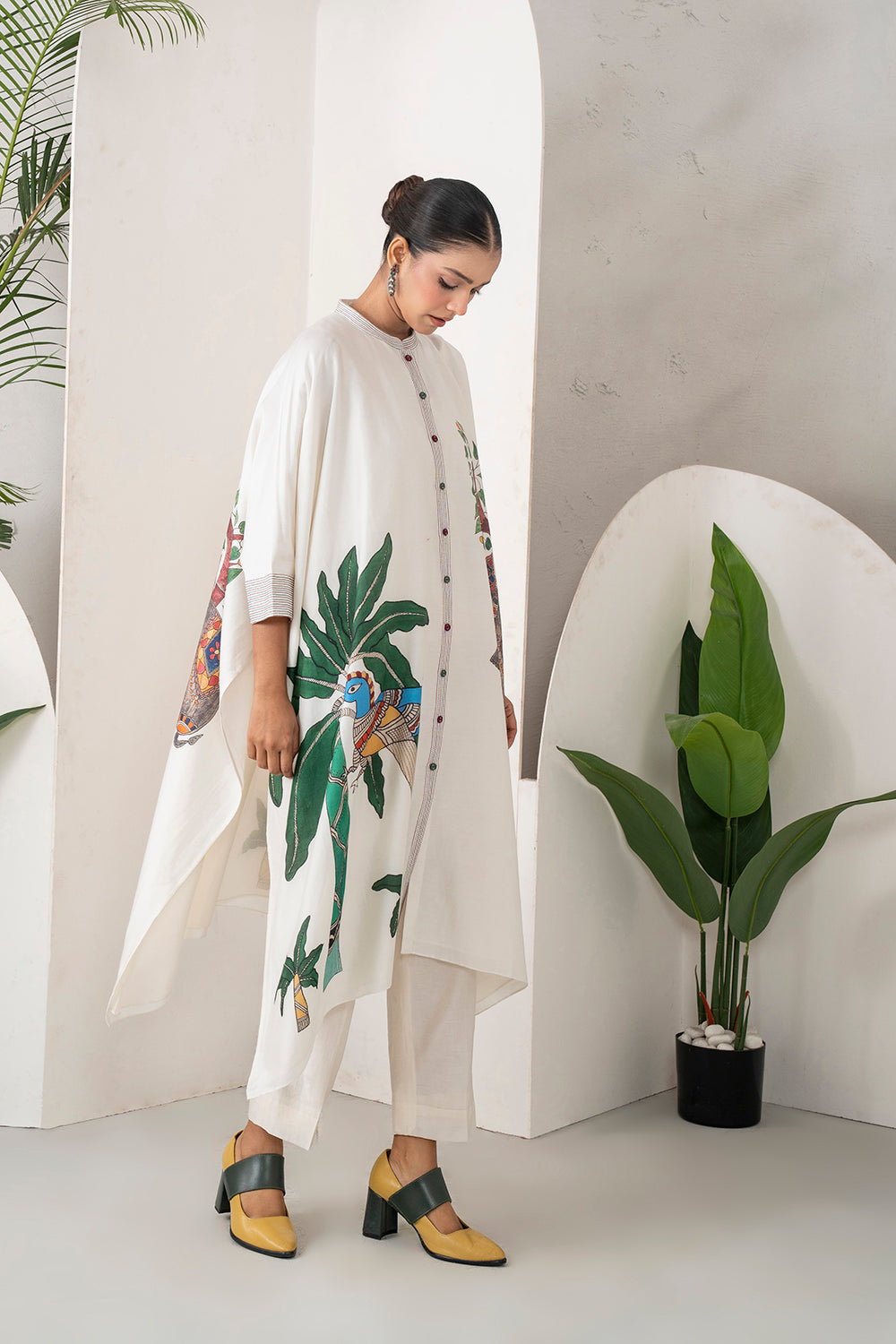 Ivory Silk Chanderi Elephant And Tropical Foliage Printed Kaftan (1 PC)