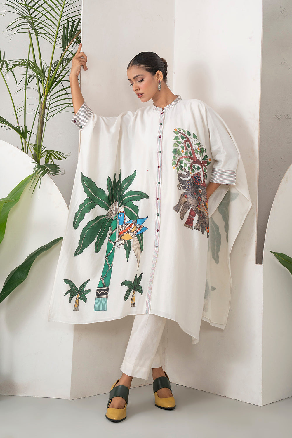 Ivory Silk Chanderi Elephant And Tropical Foliage Printed Kaftan (1 PC)